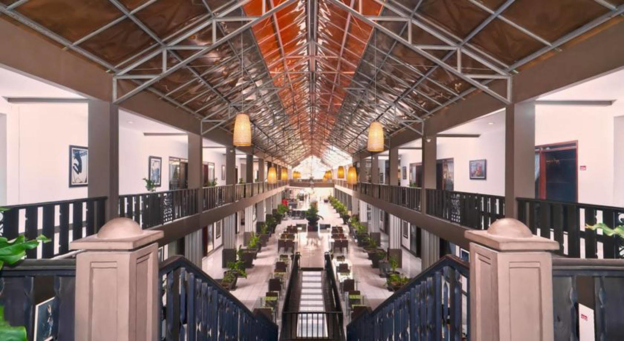 The Harmony Legian Hotel Кута Экстерьер фото